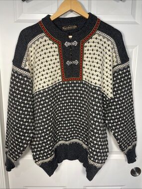 Nordstrikk Wool Sweater Medium Pewter Clasp Geometric Scandinavian Grey